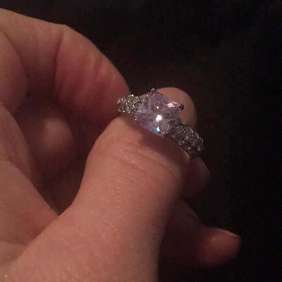 Jewelry - New - Beautiful Light Purple & Crystal Ring Size 8